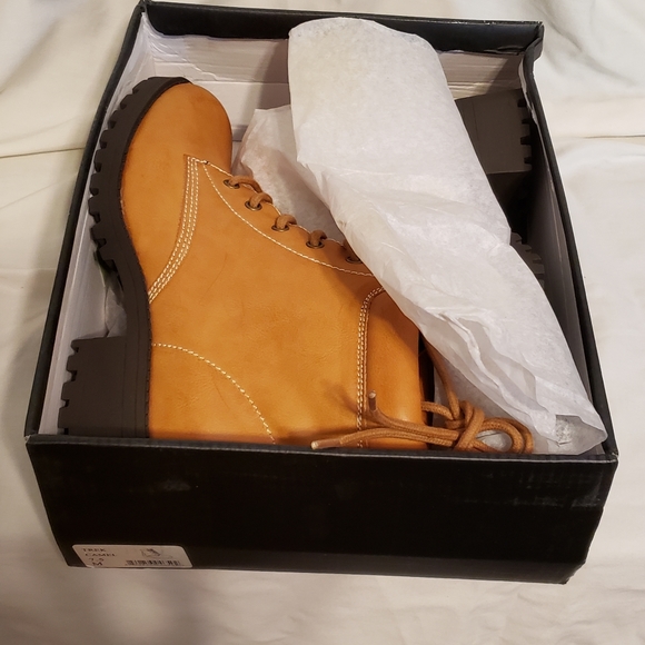Dolce by MOJOMOXY,  TREK boots, SZ 7.5M, NIB - Picture 5 of 7